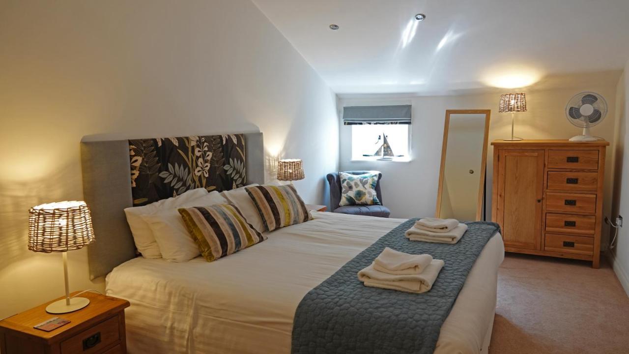 Merchants Rest Dartmouth Buitenkant foto